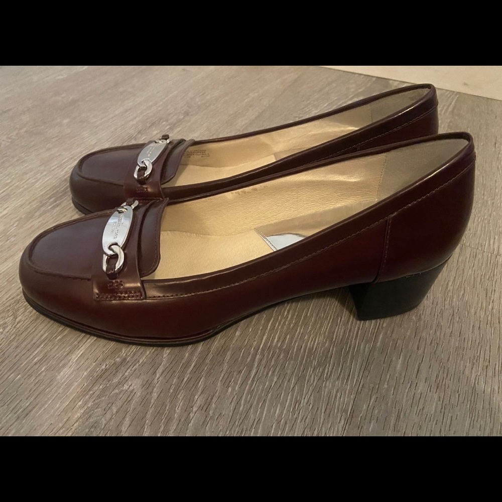 Michael Kors Women’s Wine Burgandy Flat Slip ons SIZE 7.5